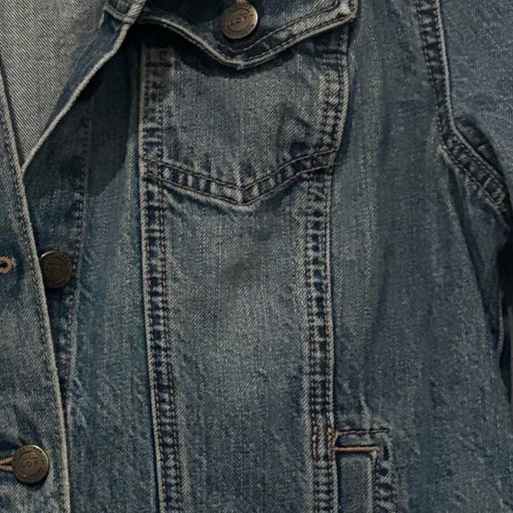 LOFT Classic Denim Jean Jacket in size medium. Great condition! - Picture 12 of 12